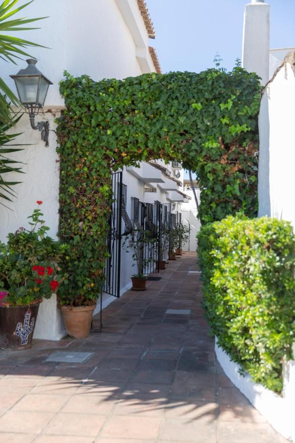 Апартаменты Casa Con Jardin Junto A La Playa Эстепона Экстерьер фото